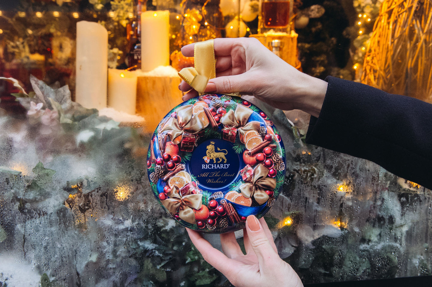 クリスマス・リース  缶入り紅茶（茶葉）（10月入荷予定）