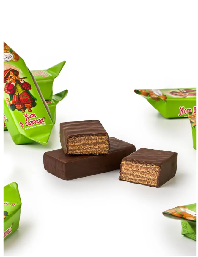「長靴をはいた猫」　チョコ菓子（ウエハース系）